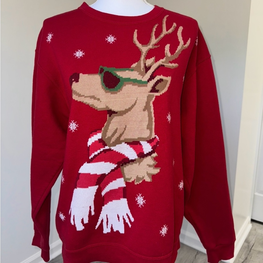 Jerzees NuBlend Red Reindeer Christmas Holiday Sweatshirt Medium Ugly‎ Sweater